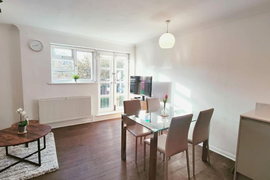 Appartamento Aldgate Flats In E1. Londra Esterno foto